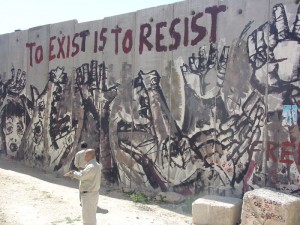 le_mur_graffiti_resister