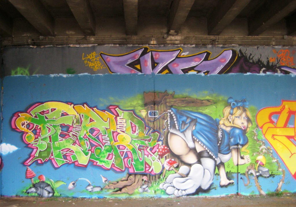 besak wall disney bitches arènes oct 2011 (1)