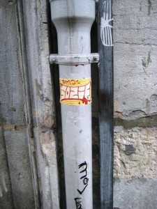 19.04.12 besancon Sozie sticker (1)