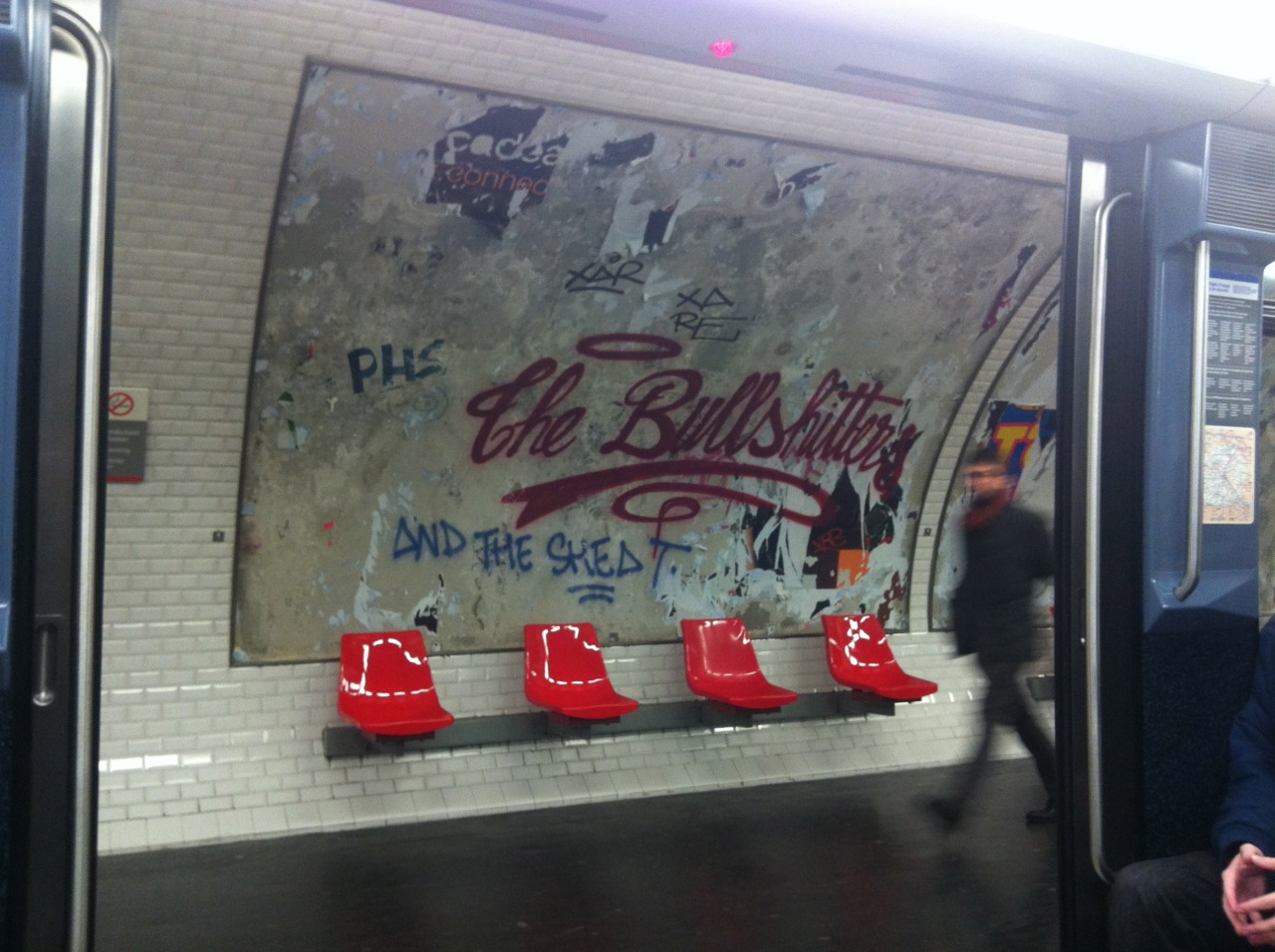 http://fragmentdetags.net/Photo/2012/11/the-bullshitter-paris-metro-tag-2012.jpg