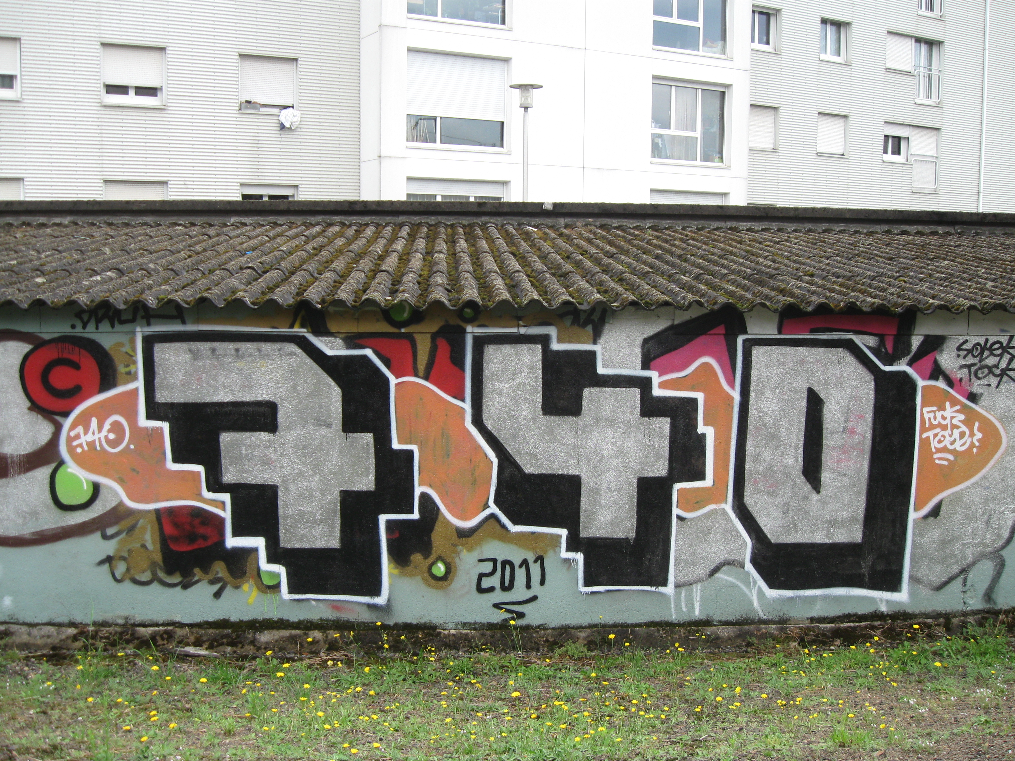 graffiti 740 Rennes Aout 2012