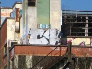 mars 2013 - besancon - rhodia - C4 - graffiti (1)