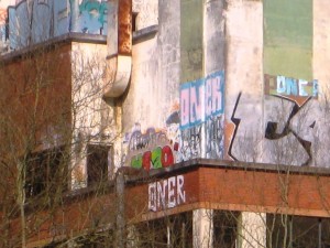 mars 2013 - besancon - rhodia - C4 - graffiti (2)