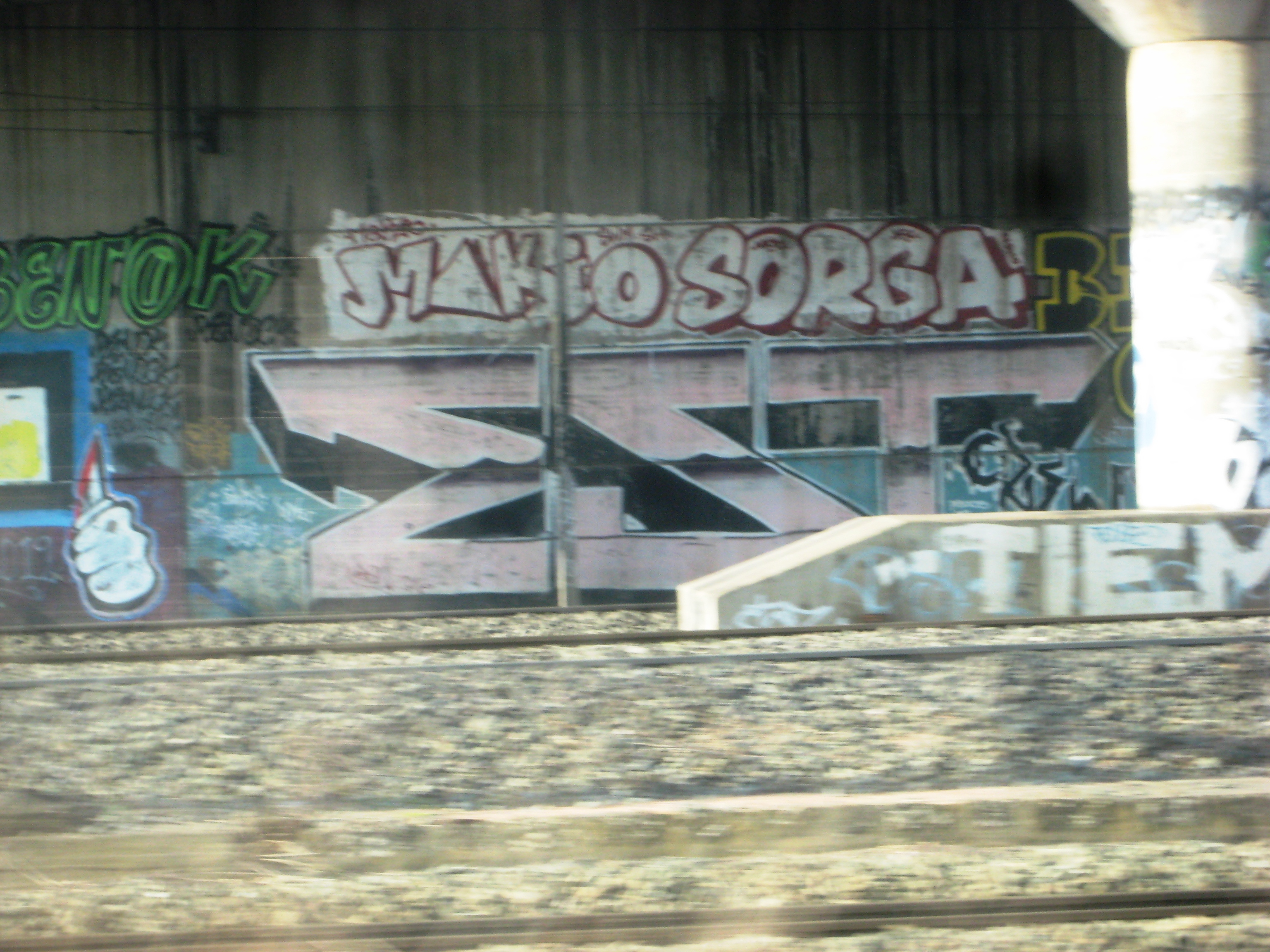 strasbourg 02.03.14-graffiti - Benok, Makio; Sorga, Est