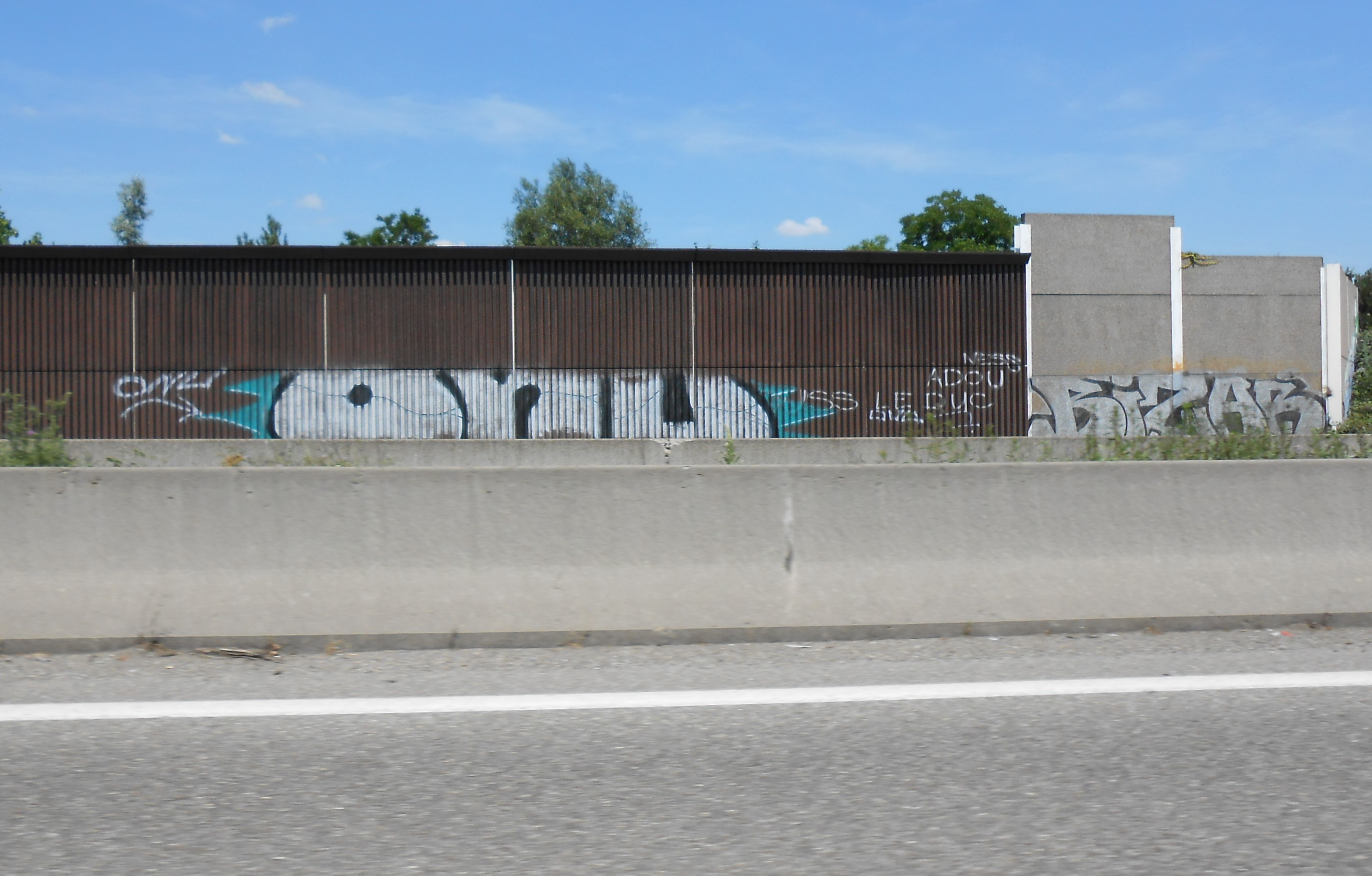 ONU - graffiti - mulhouse - juin 2014