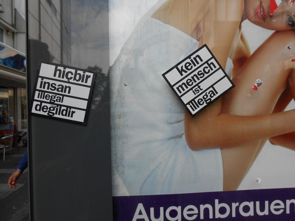 personne n'est clandestin - sticker - wuppertal, DE Sept.2015 (1)