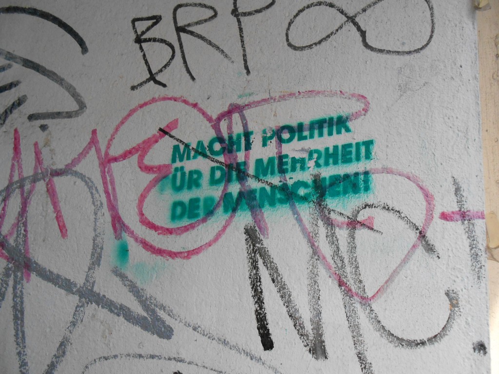 politik - stencil - wuppertal, DE - Sept.2015