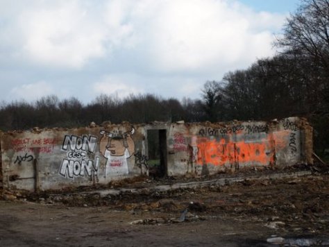 non c'est non - vinci degage-graffiti-france-soutien-ZAD