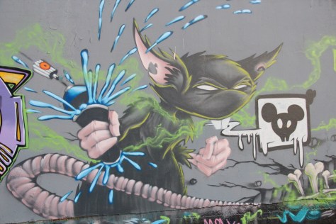 graffiti Dijon - la nuit tous les rats sont gris izi (3)