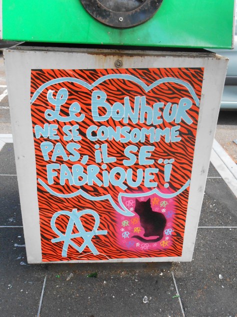 besancon, juin 2014, le bonheur ne se consomme pas